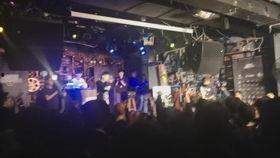 原地蹲跳起视频,高效燃脂健身动作解析